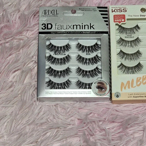 Bundle of Kiss Ardell Lashes - Picture 2 of 4